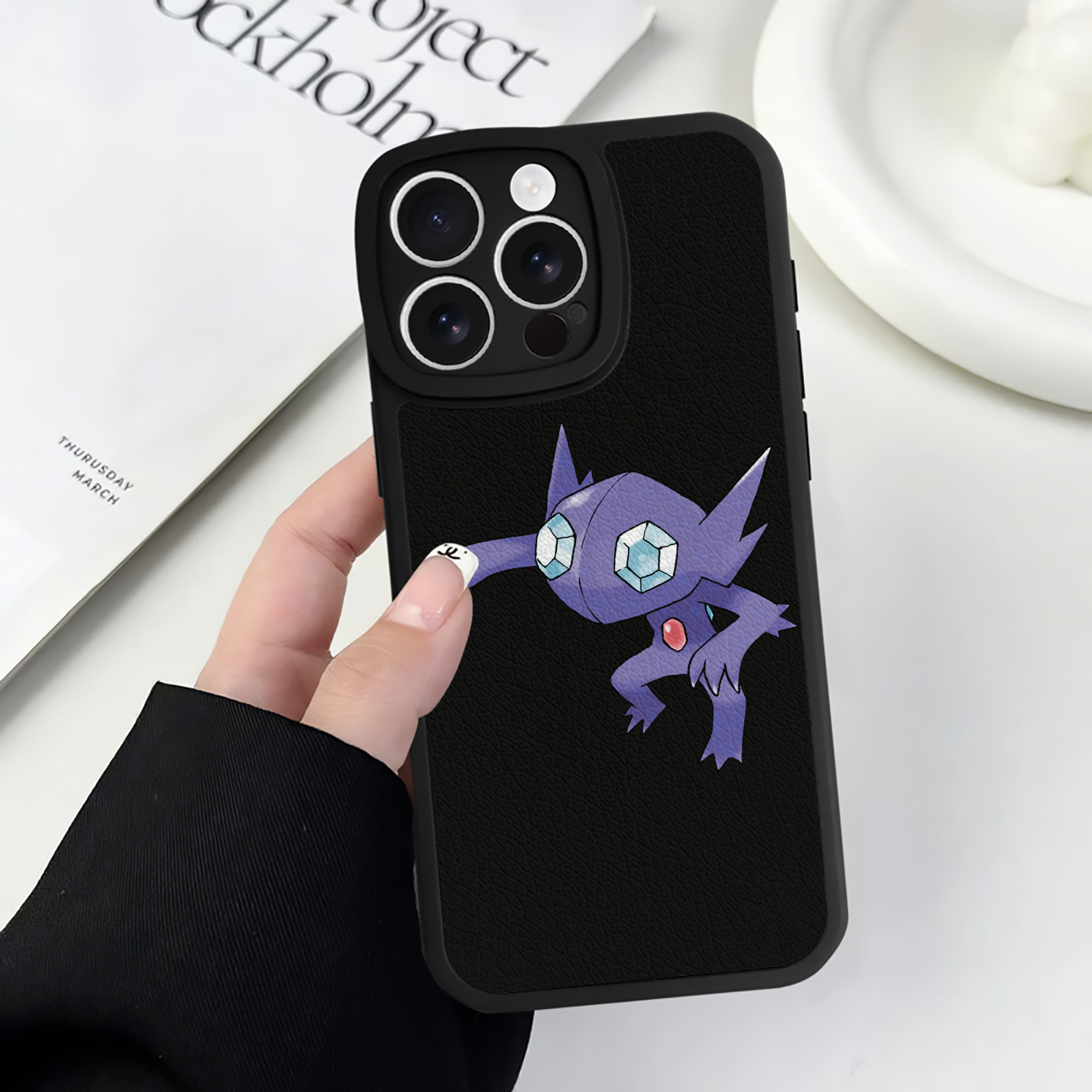 （画像用） ポケットモンスター Pokémon 【iPhone 16シリーズ対応】シリコンスマホケース（レザー調） 材質：シリコン